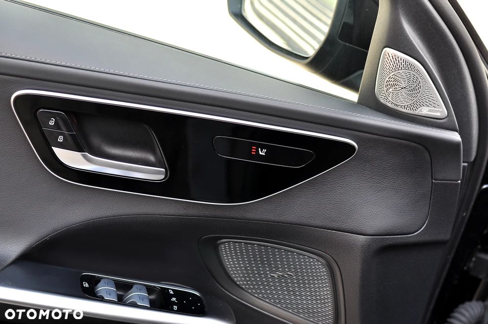 Mercedes-Benz Klasa C 200 9G-TRONIC AMG Line - 17