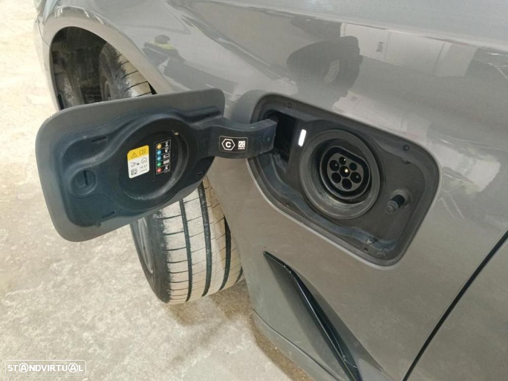 BMW 530 e Pack Desportivo M - 10