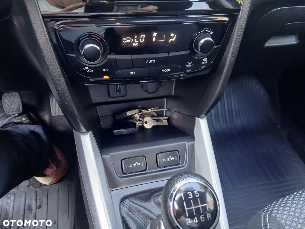 Suzuki Vitara 1.6 DDiS (4x4) Allgrip Comfort+ - 16