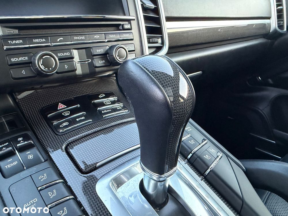 Porsche Cayenne - 29