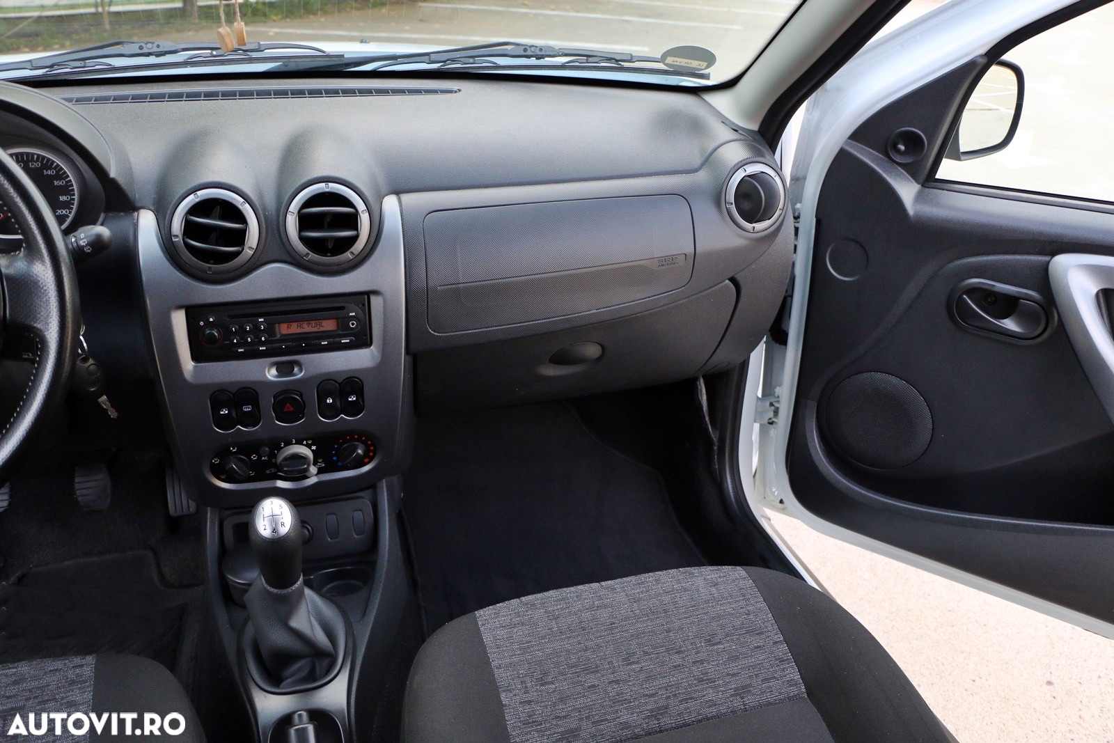 Dacia Duster 1.6 4x2 Ambiance - 10