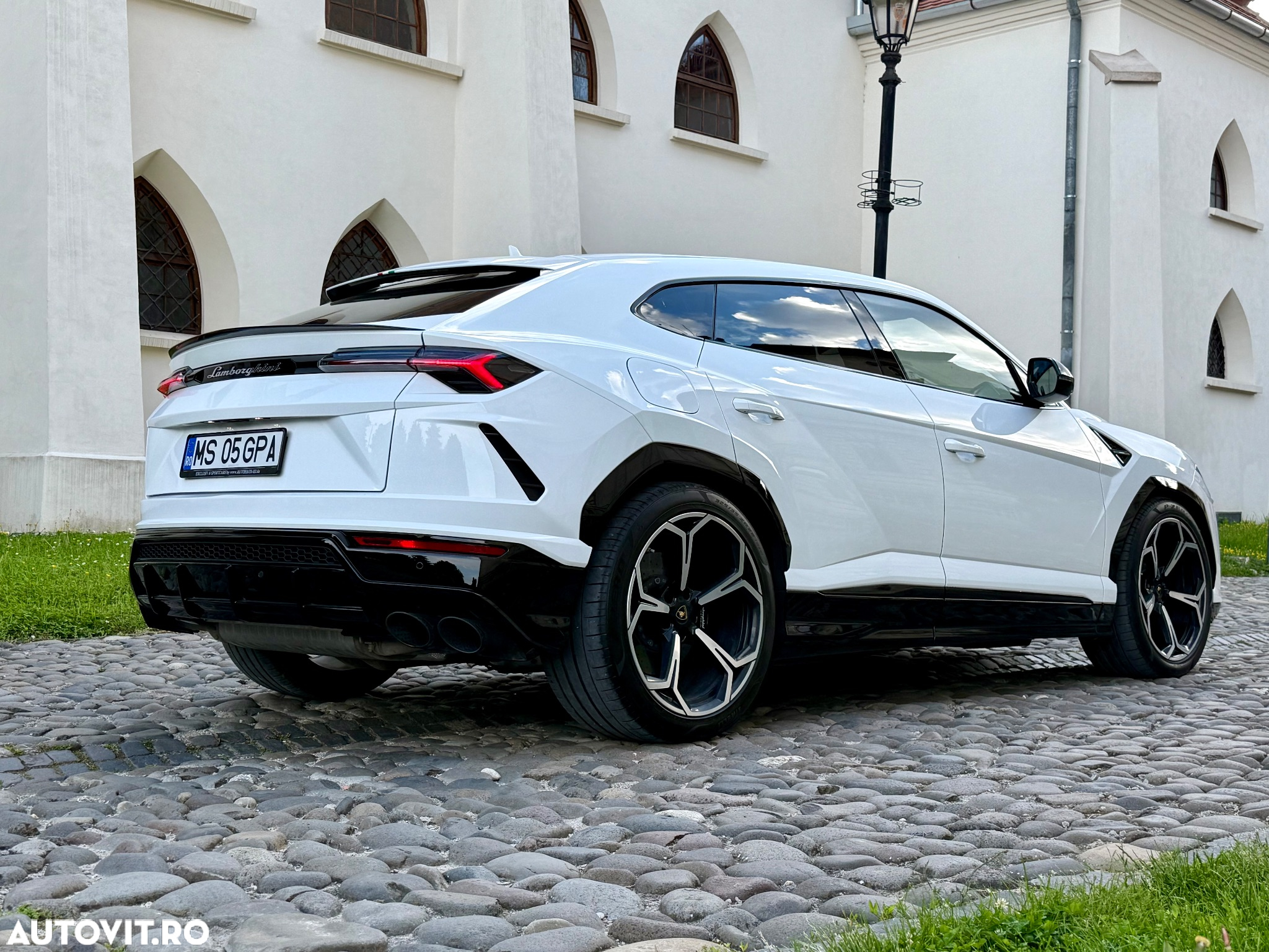 Lamborghini URUS Standard - 5
