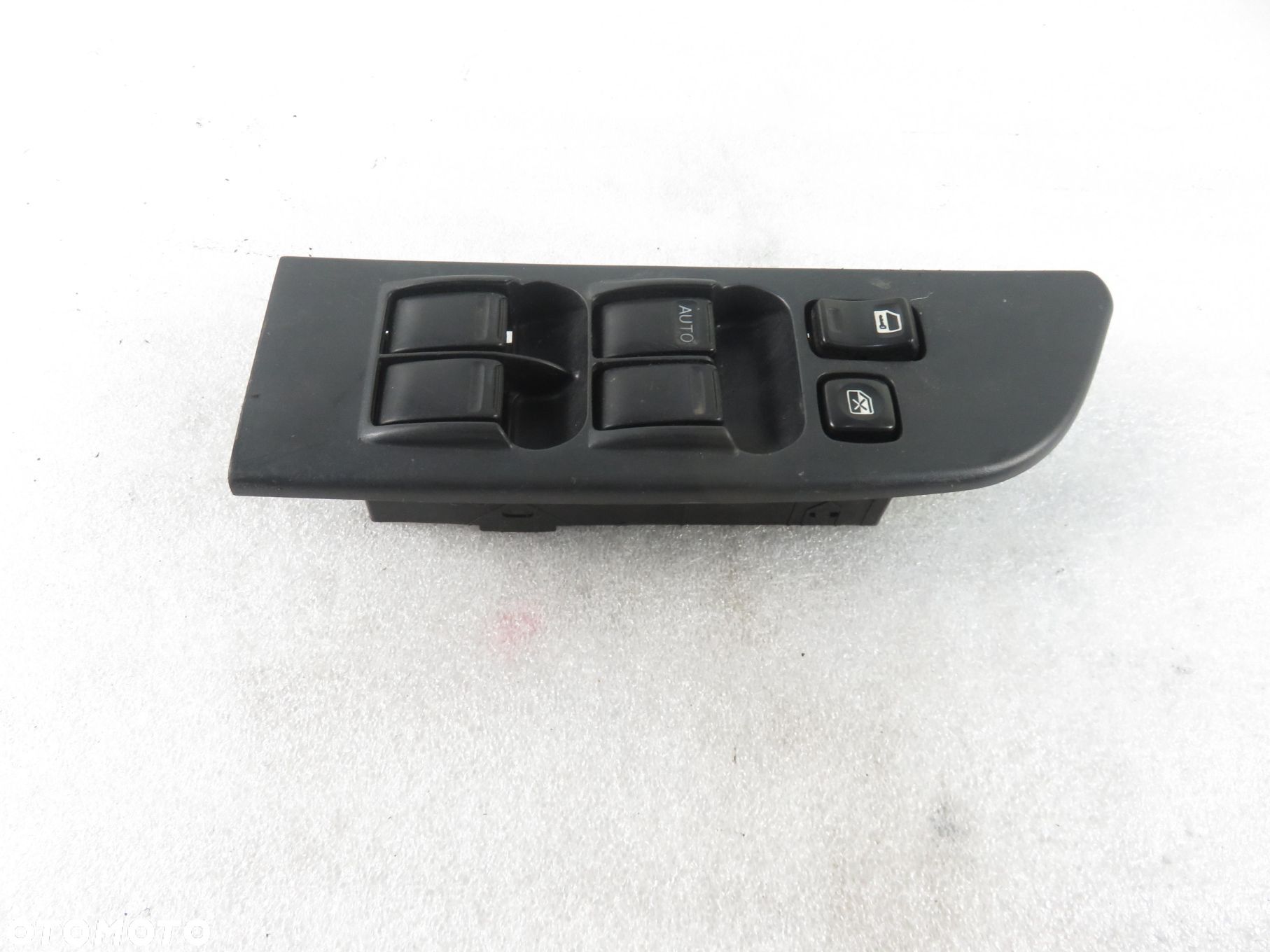PANEL SZYB NISSAN TERRANO II (R20) 809612X800 - 1