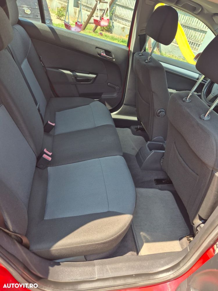 Opel Astra 1.9 CDTI Caravan Enjoy - 12