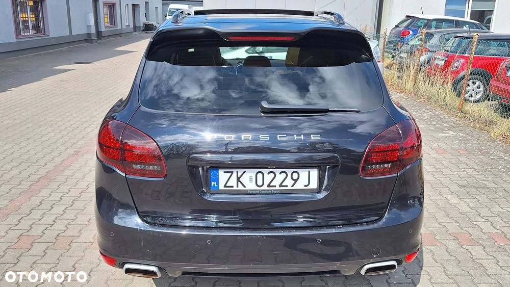 Porsche Cayenne - 4