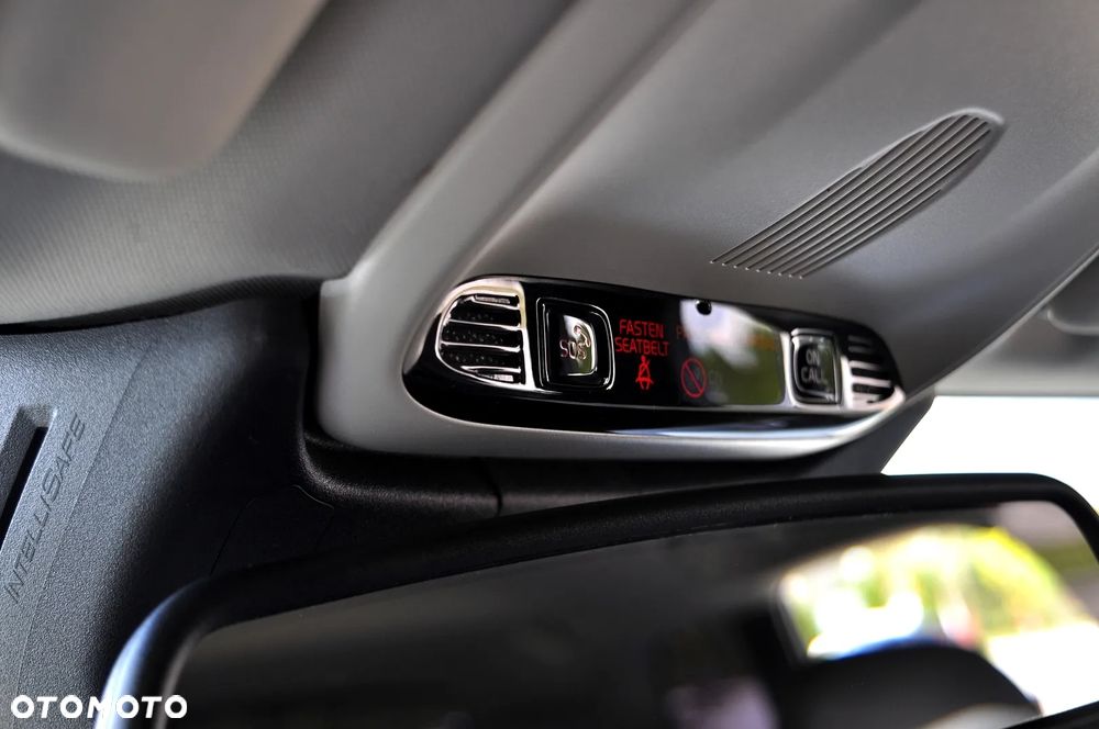 Volvo XC 60 D4 AWD Momentum - 37