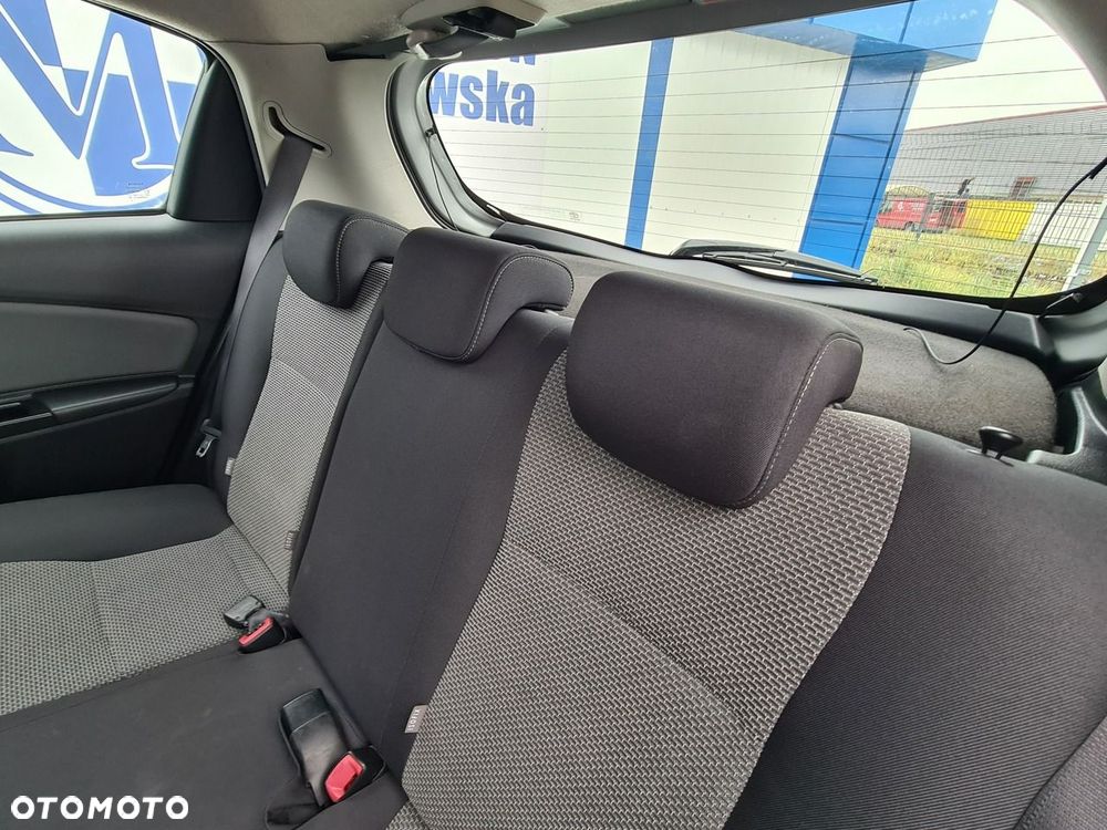 Toyota Yaris Hybrid 100 Life - 31
