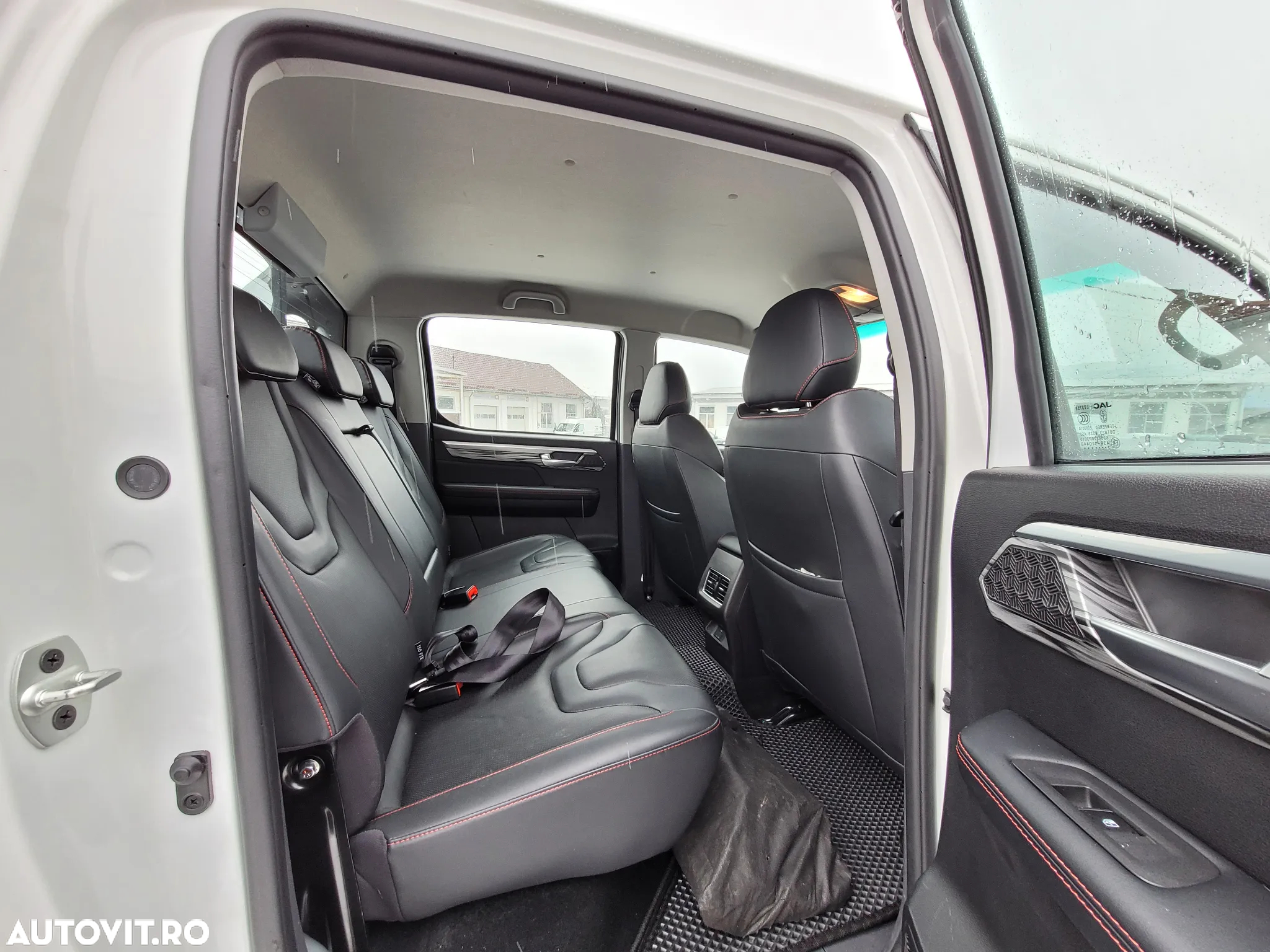 JAC T8 - 11