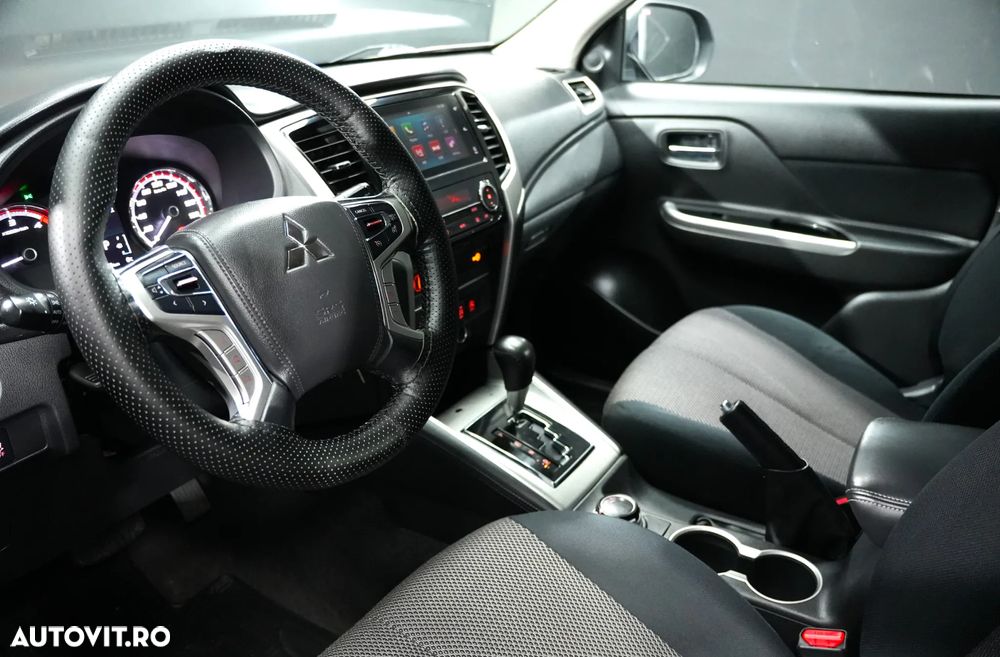 Mitsubishi L200 Double Cab 2.2 DI-D A/T Intense - 7