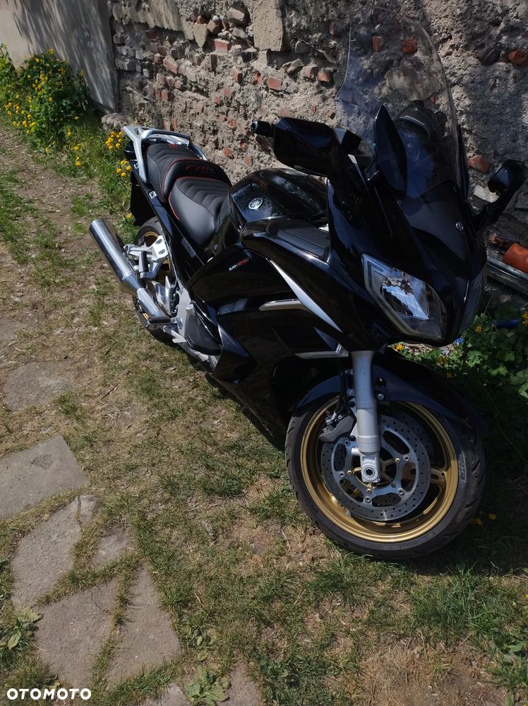 Yamaha FJR - 7