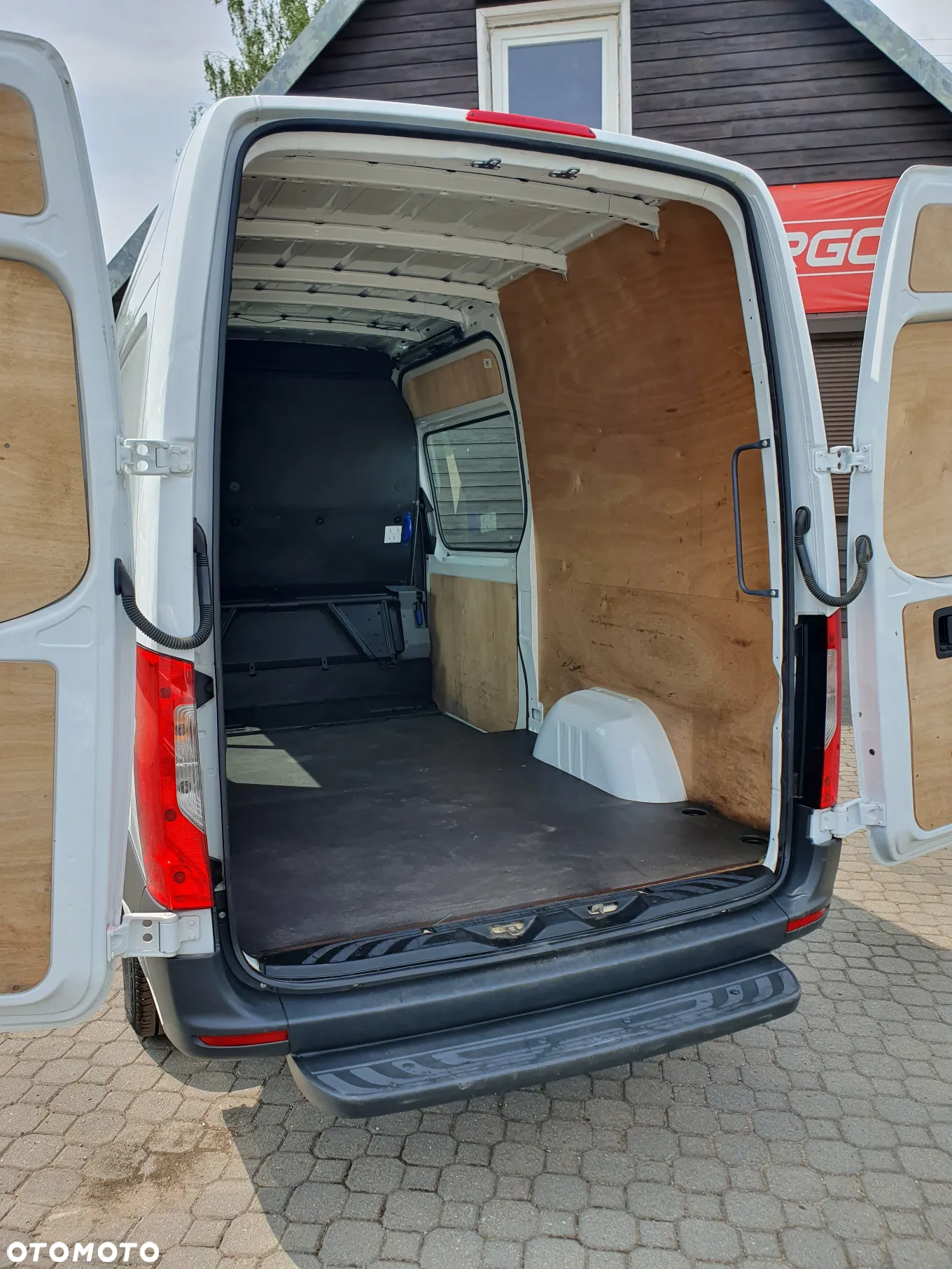 Mercedes-Benz SPRINTER - 13
