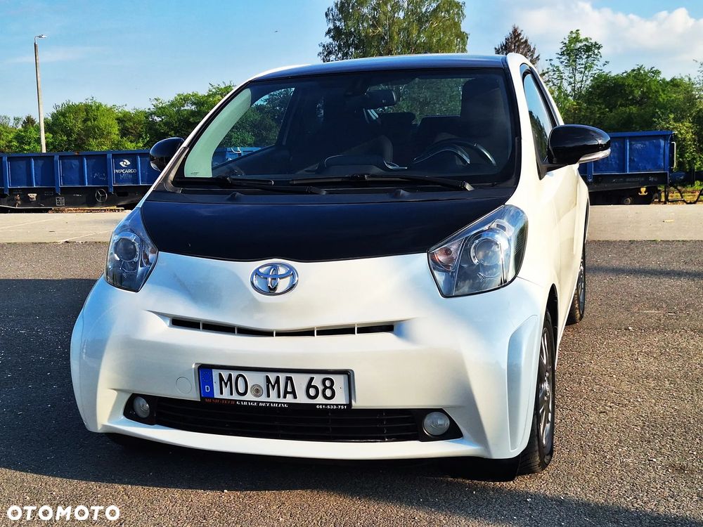 Toyota iQ 1.0 + - 10