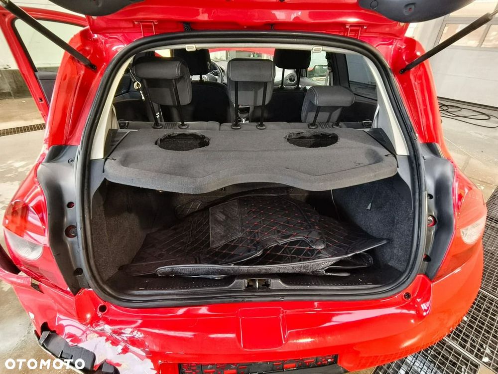 Renault Clio - 25