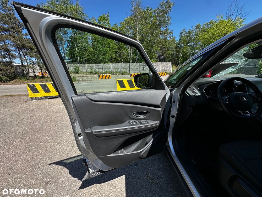 Renault Grand Scenic - 11