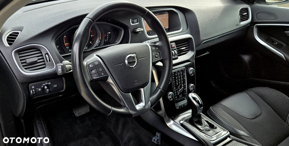 Volvo V40 D2 Geartronic Momentum - 24