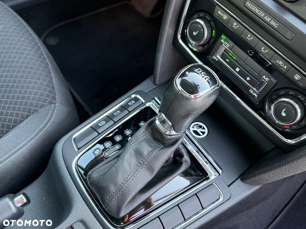 Skoda Superb 2.0 TDI Green tec DSG Elegance - 25