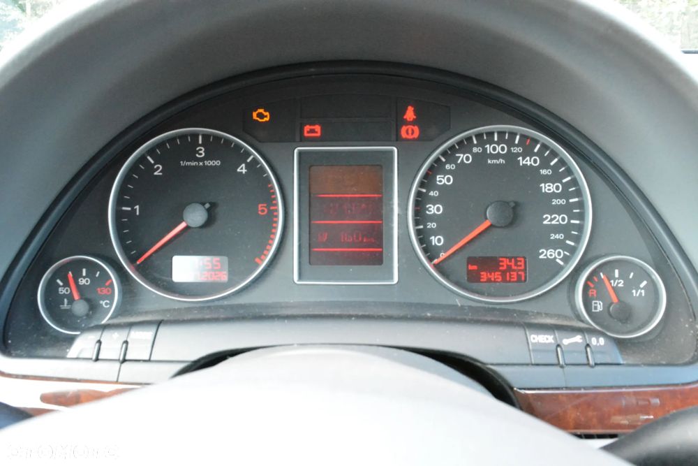 Audi A4 Avant 2.5 TDI - 14