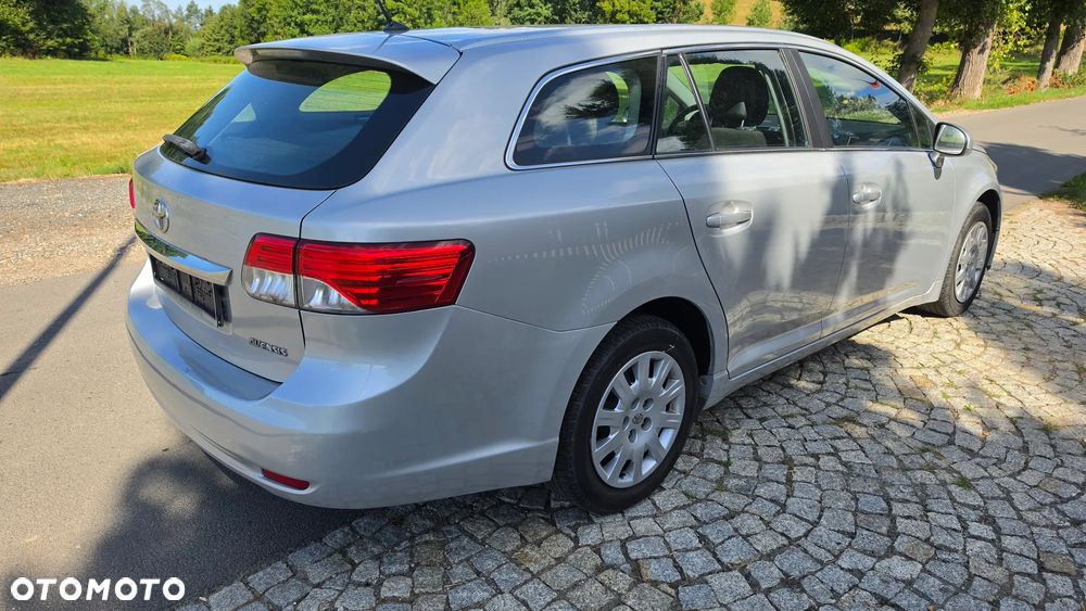 Toyota Avensis 1.6 Comfort - 5
