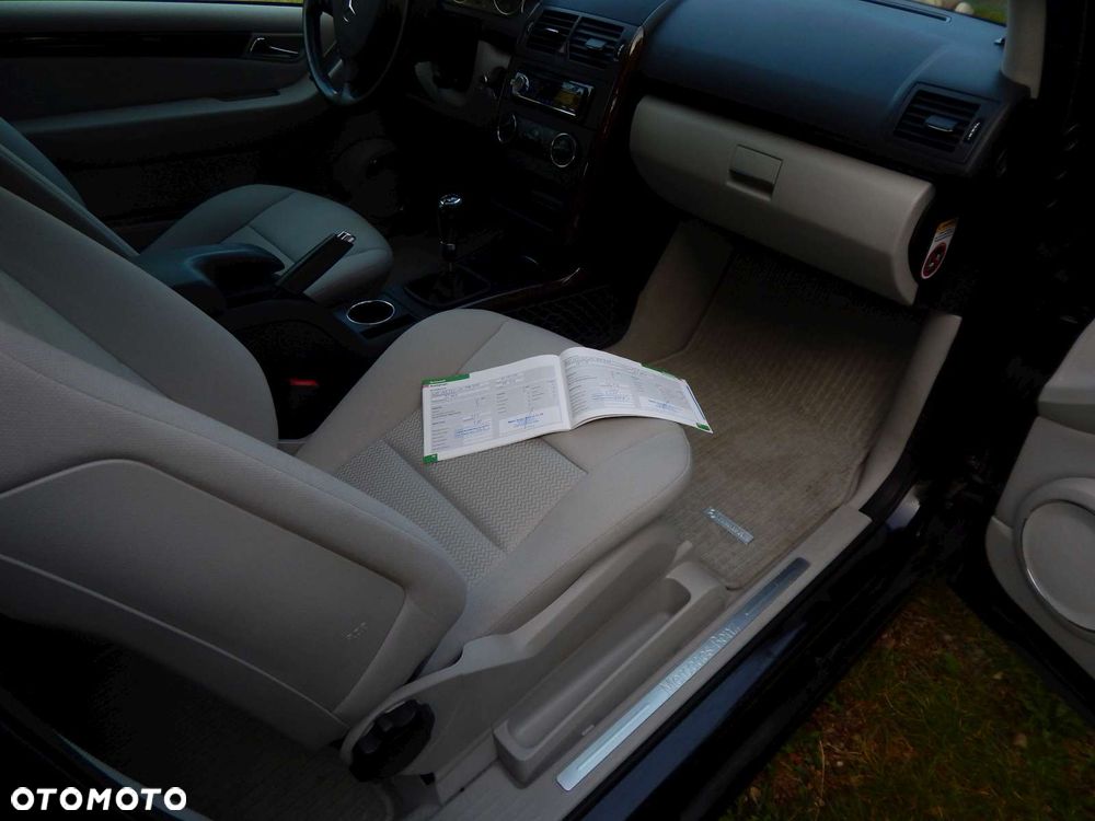 Mercedes-Benz Klasa A 150 Elegance First - 32