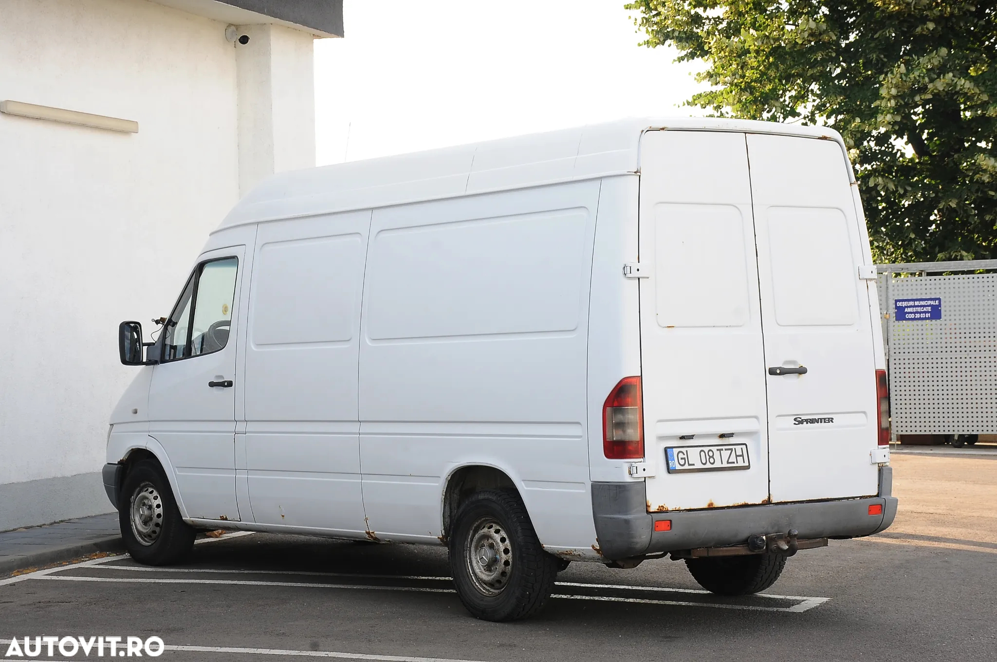 Mercedes-Benz Sprinter - 4
