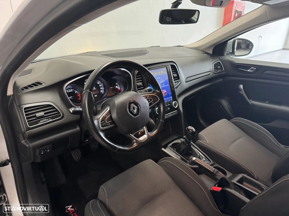 Renault Mégane ENERGY TCe 100 EXPERIENCE - 10