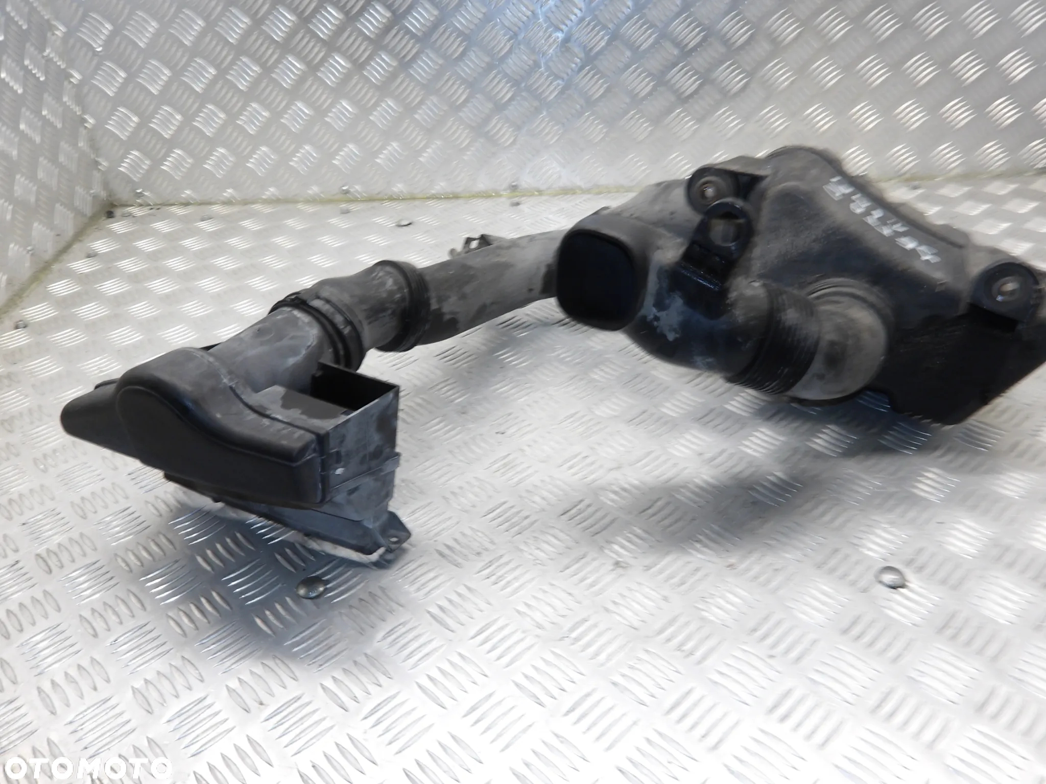 VW JETTA V 05-10  REZONATOR POWIETRZA - 2