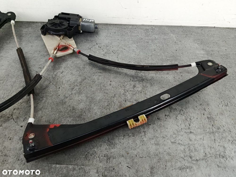 PODNOŚNIK SZYBY PRAWY PRZÓD VW POLO V 6R 6R0959802T 6R4837462D   BOSCH - 2