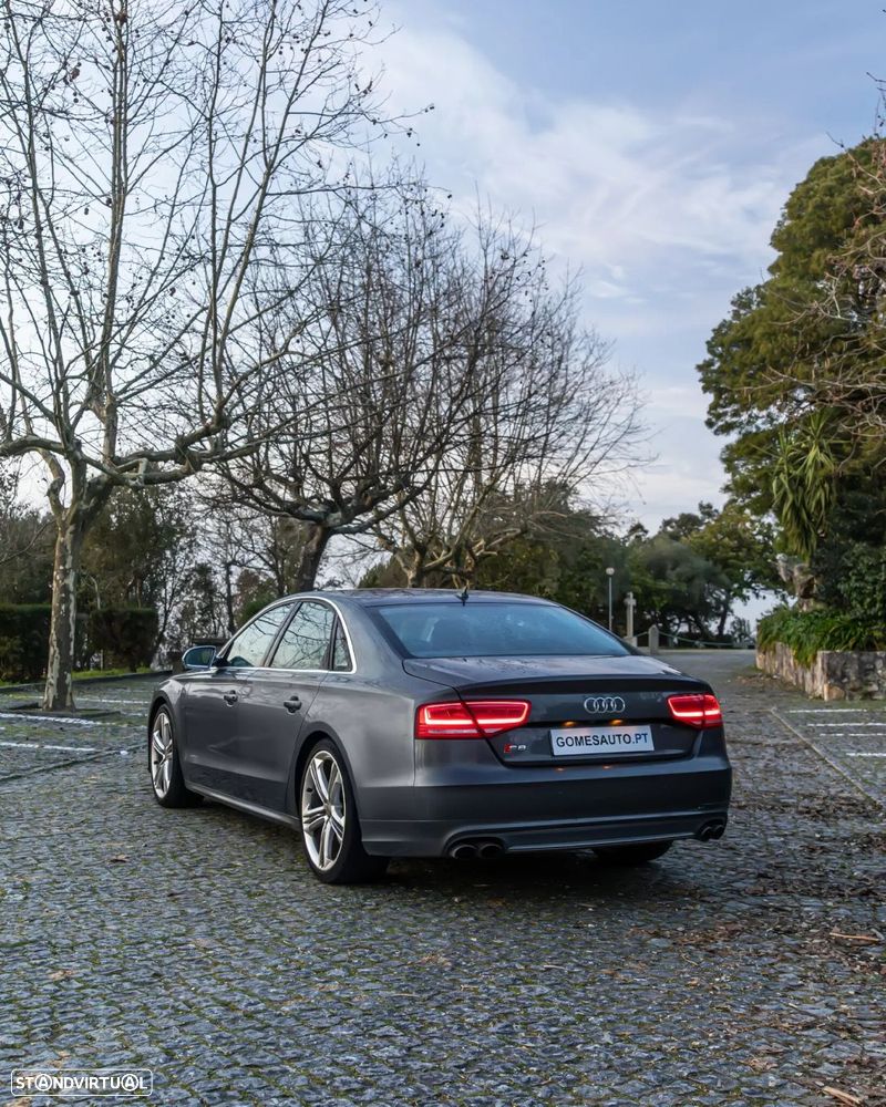 Audi S8 - 16