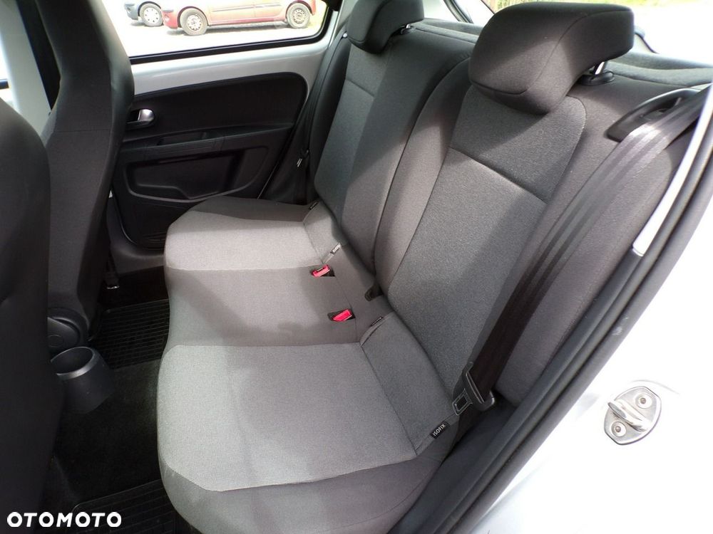 Volkswagen up! - 30