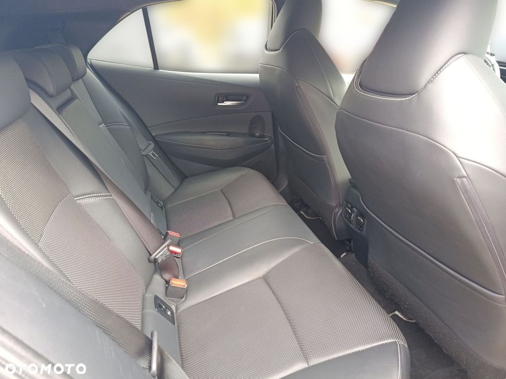 Toyota Corolla 2.0 Hybrid Executive - 11