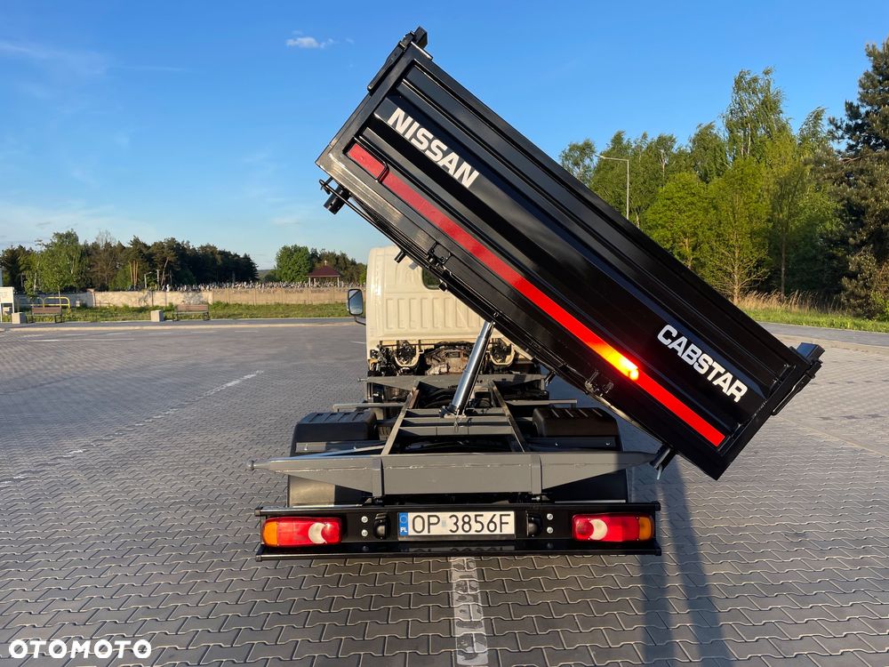 Nissan Cabstar - 23