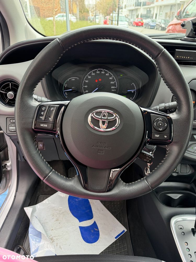 Toyota Yaris Hybrid 100 Active EU6 - 9