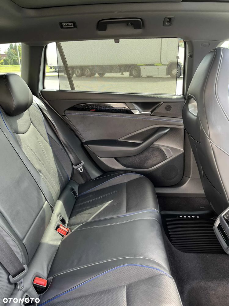 Volkswagen Passat 2.0 TSI 4Mot R-Line Plus DSG - 16