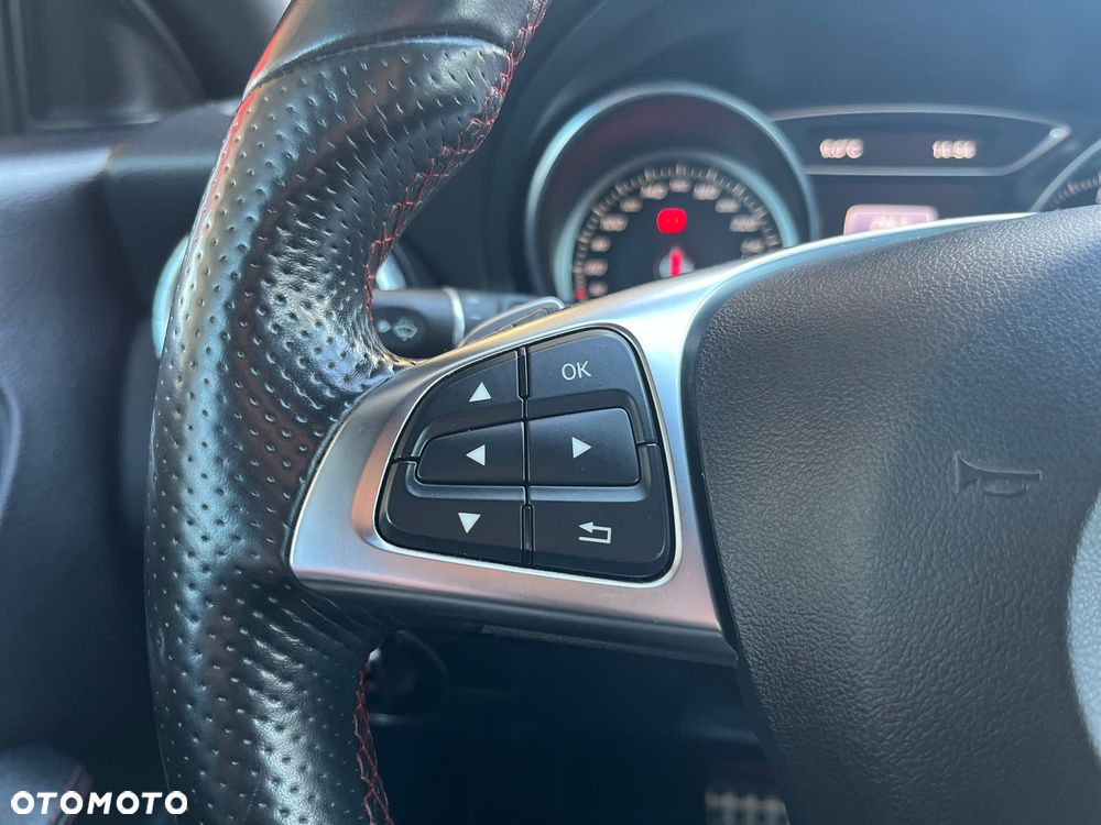 Mercedes-Benz CLA 200 7G-DCT AMG Line - 17