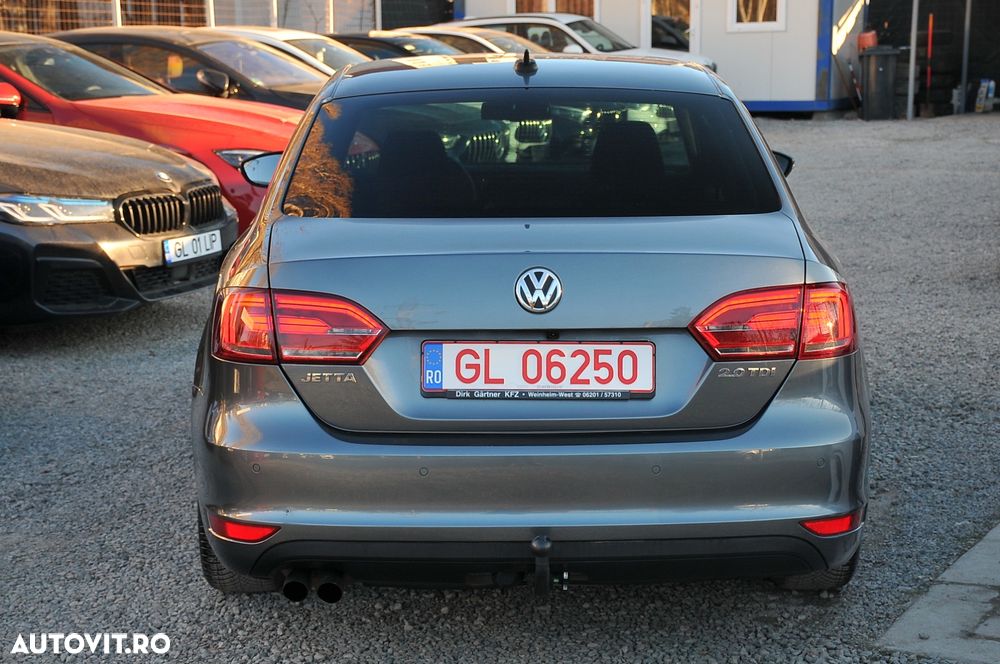 Volkswagen Jetta 2.0 TDI DSG Highline - 6