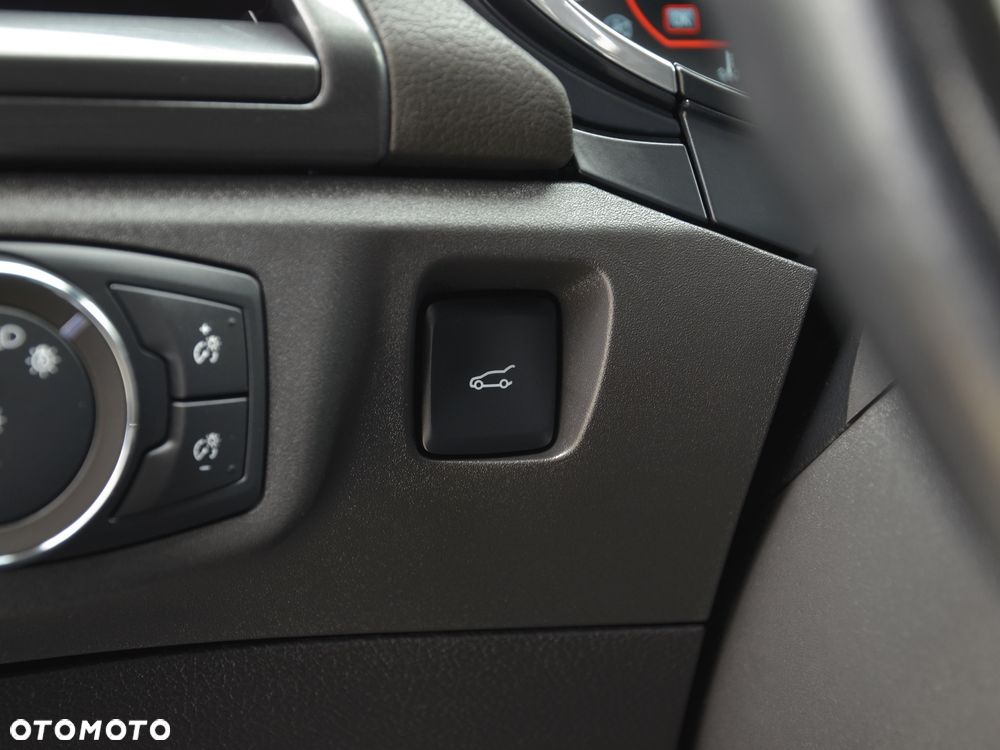 Ford Mondeo 2.0 EcoBlue Titanium - 28