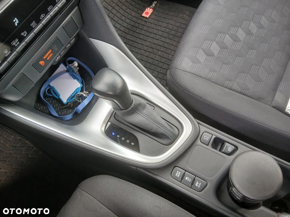 Toyota Yaris - 17
