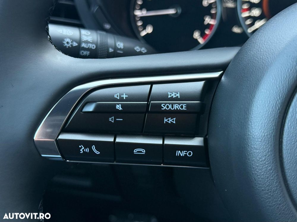 Mazda 3 e-SKYACTIV-X 186 M HYBRID Aut. HOMURA - 12