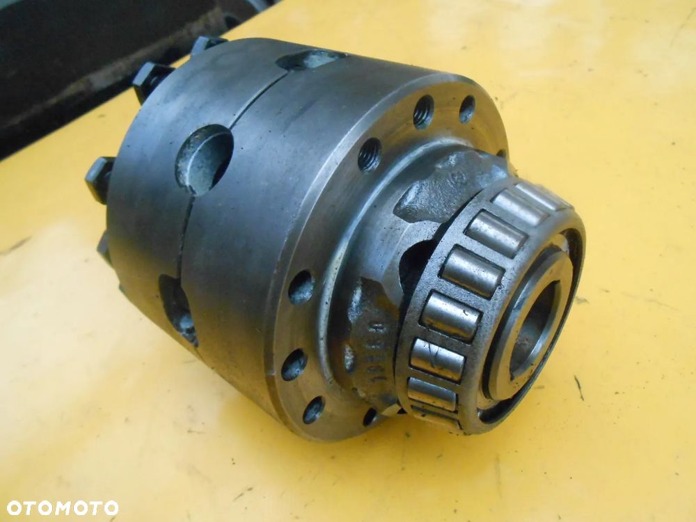 Most Carraro 20.19 dyferencjał USA Z16 Case MX100C - 2