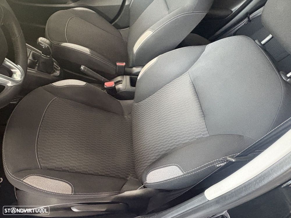 Peugeot 208 1.2 PureTech Signature - 11