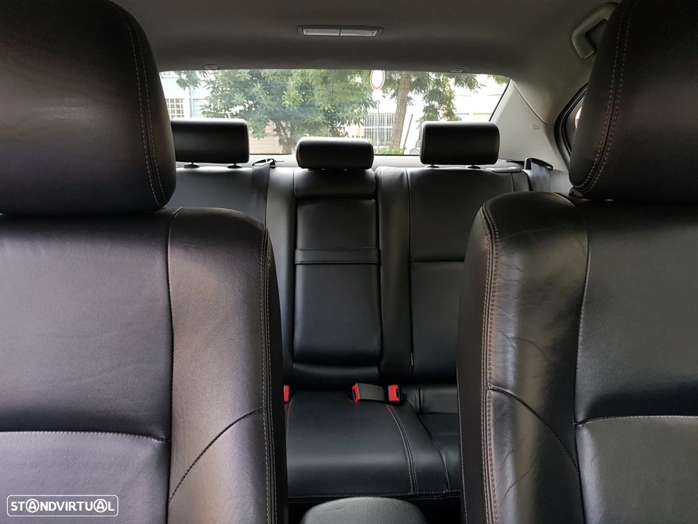 Toyota Avensis SD 2.0 D-4D Exclusive +Pele+GPS - 27