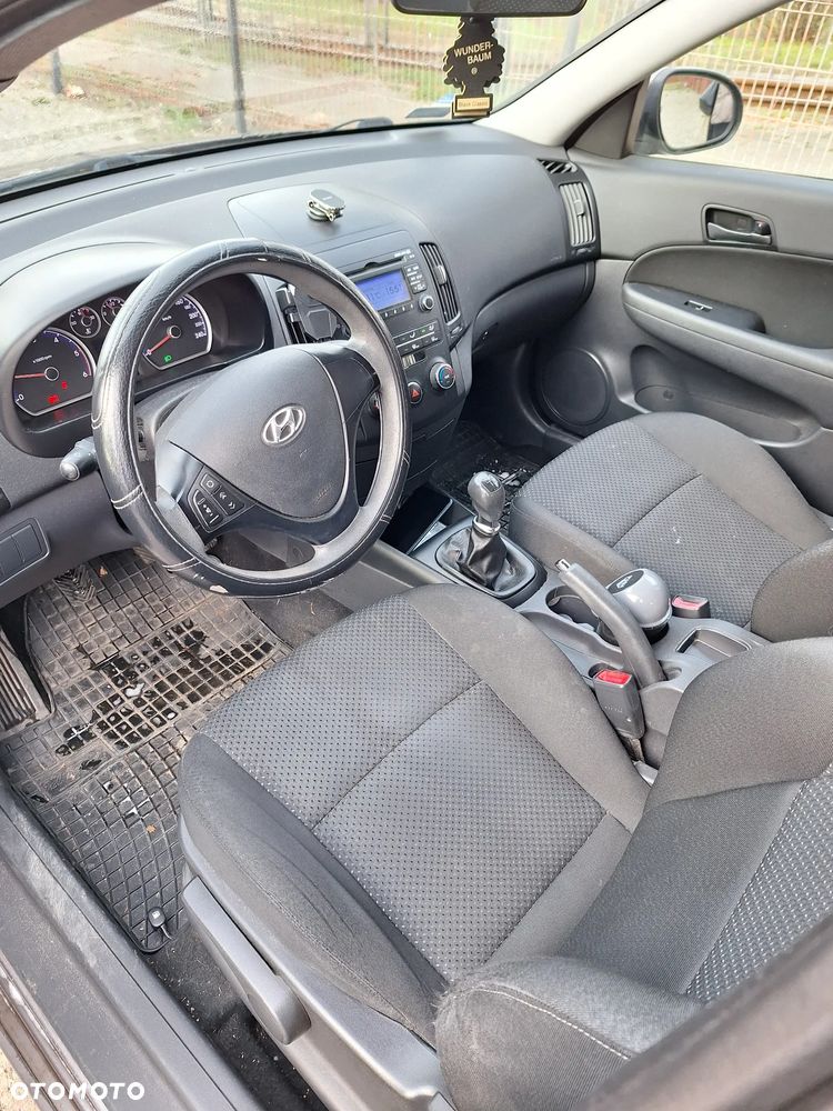 Hyundai i30 1.6 CRDi Base EU5 - 11