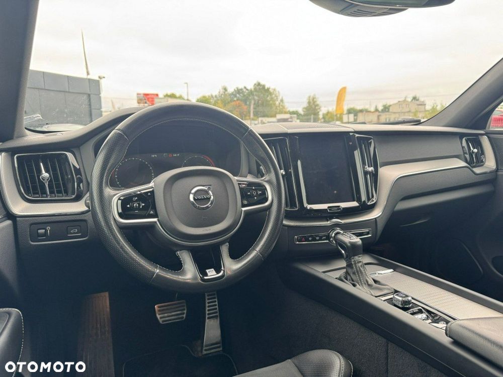 Volvo XC 60 D5 AWD R-Design - 11