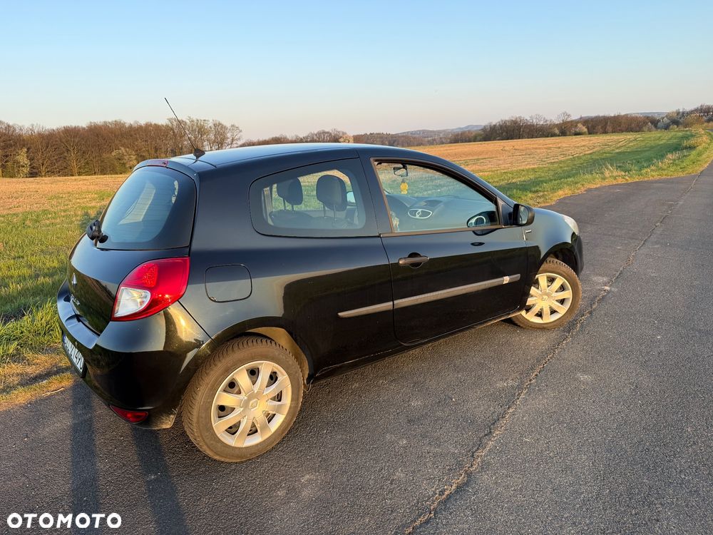 Renault Clio 1.2 16V 75 Yahoo - 5