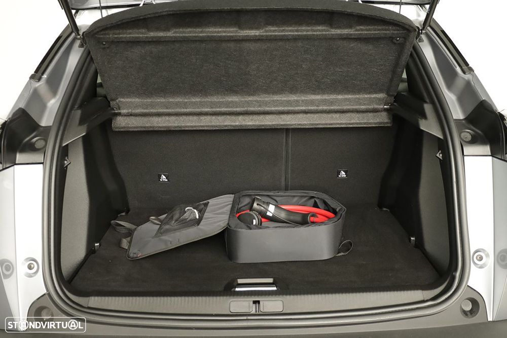 Peugeot e-2008 50 kWh GT - 24