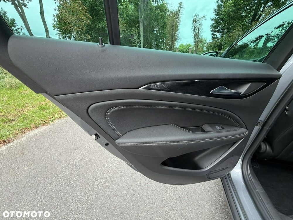 Opel Insignia - 24