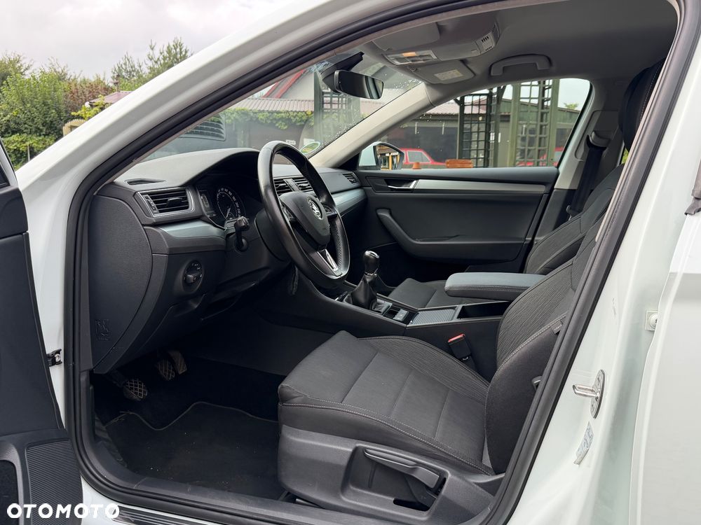Skoda Superb 1.6 TDI Ambition - 11