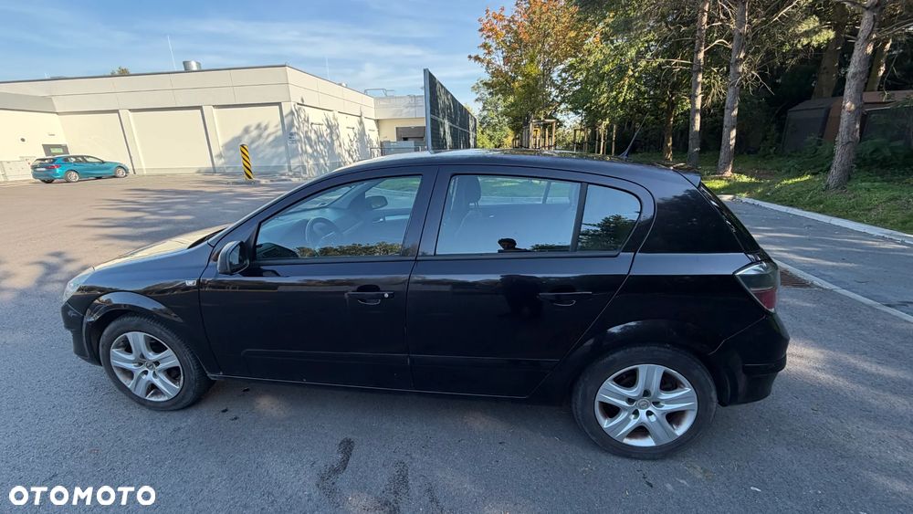 Opel Astra 1.6 Essentia - 3