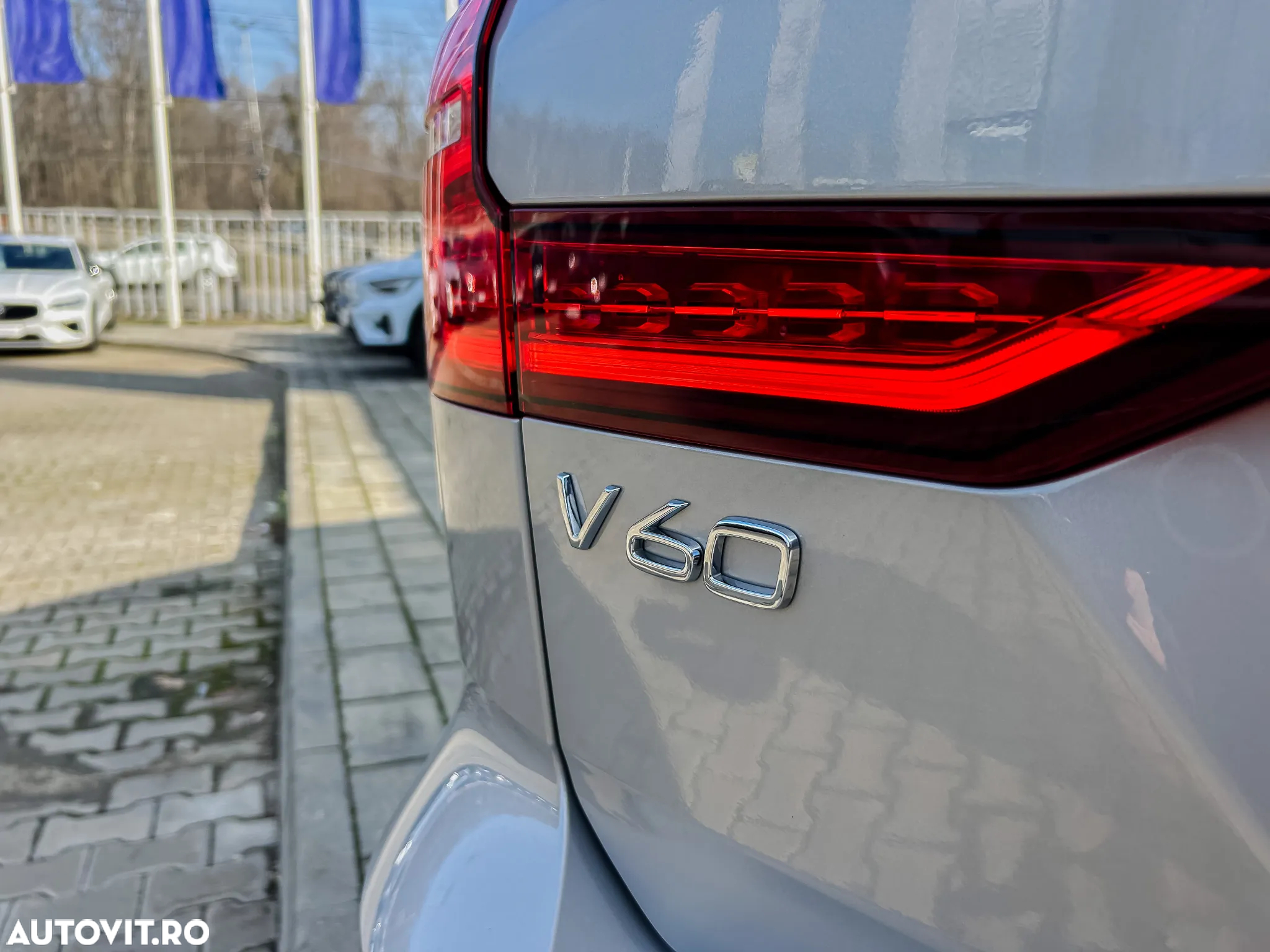 Volvo V60 B4 MHEV AT8 FWD Inscription - 6