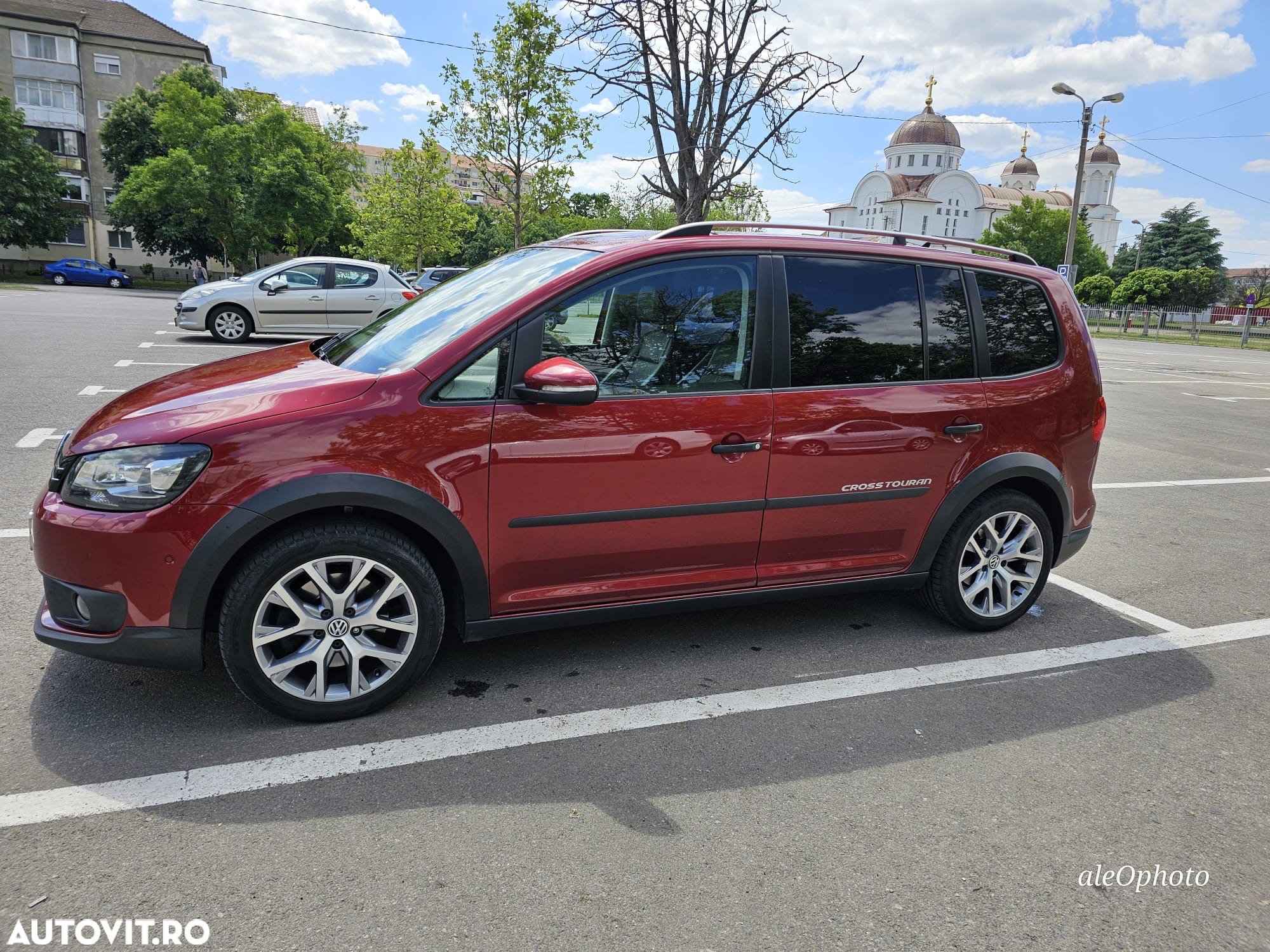 Volkswagen Touran 2.0 TDI DPF DSG Cross - 14